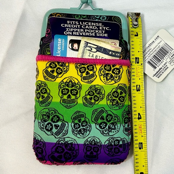 Colorful Neoprene Cigarette Case with Card and license pocket - Picture 4 of 4